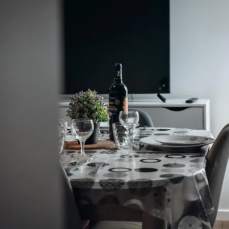 Neuf, Moderne Et Confortable! * Ernée