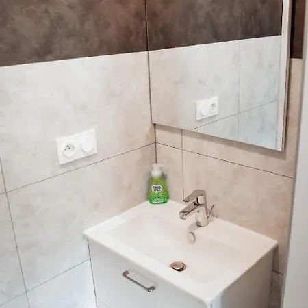 Neuf, Moderne Et Confortable!