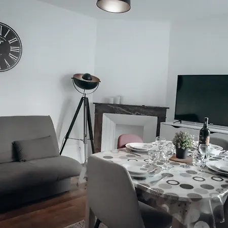 Apartament Neuf, Moderne Et Confortable! Ernée