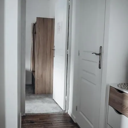 Neuf, Moderne Et Confortable! Apartament Ernée